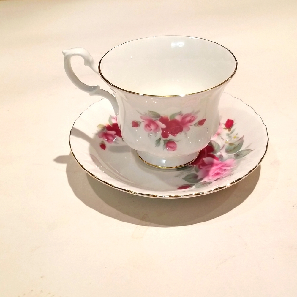 Tea  cup and SAUCE